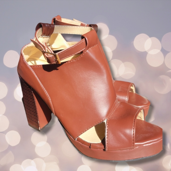 Women's Brown Heels - Picture 1 of 7